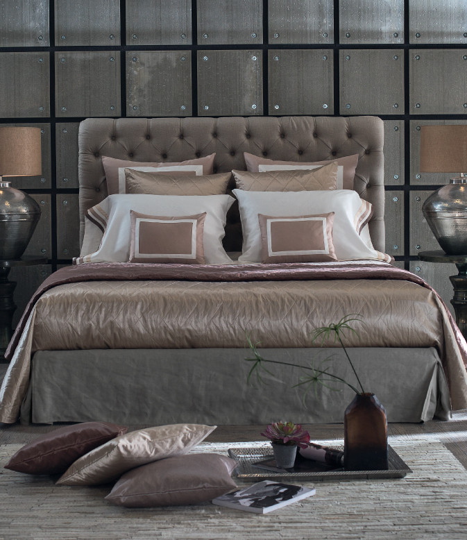 Queen quilted bedspread
King quilted bedspread